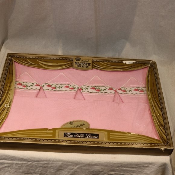 Vintage Majestic Creations Pink Tablecloth and Napkin Set NOS 45" x 45" - Picture 3 of 13